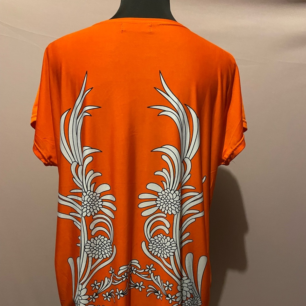 Stylish orange 🍊 top! - Picture 4 of 5
